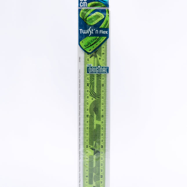 Regla plástica Maped Twist’n Flex flexible y transparente, disponible en 15 cm y 30 cm, resistente a roturas.