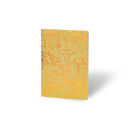 Portada Libreta Econotas Alpen 15×21 cm color oliva, portada con estampado en foil cobre, 32 hojas ecológicas cosidas en hilo.